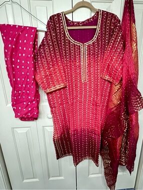 Pink Ombre Embellished pure bandini on cotton Kurta set in size 26”